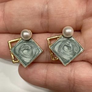 Swirly Enamel Pearl Gold Toned Stud Earrings